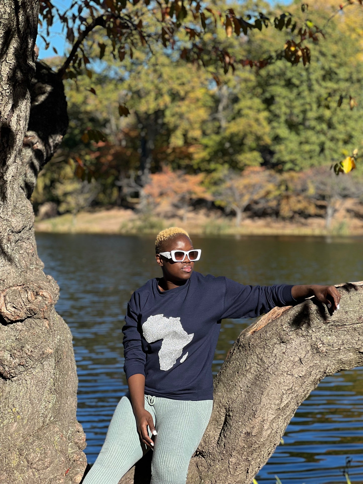Long sleeve Sweatshirt with Silver African Map in Red and Blue