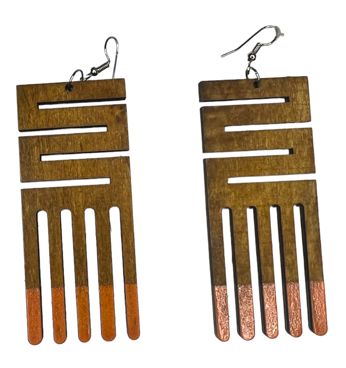 Natural wood dangling afro comb earring with maze-cut handle design and orange coloured teeth